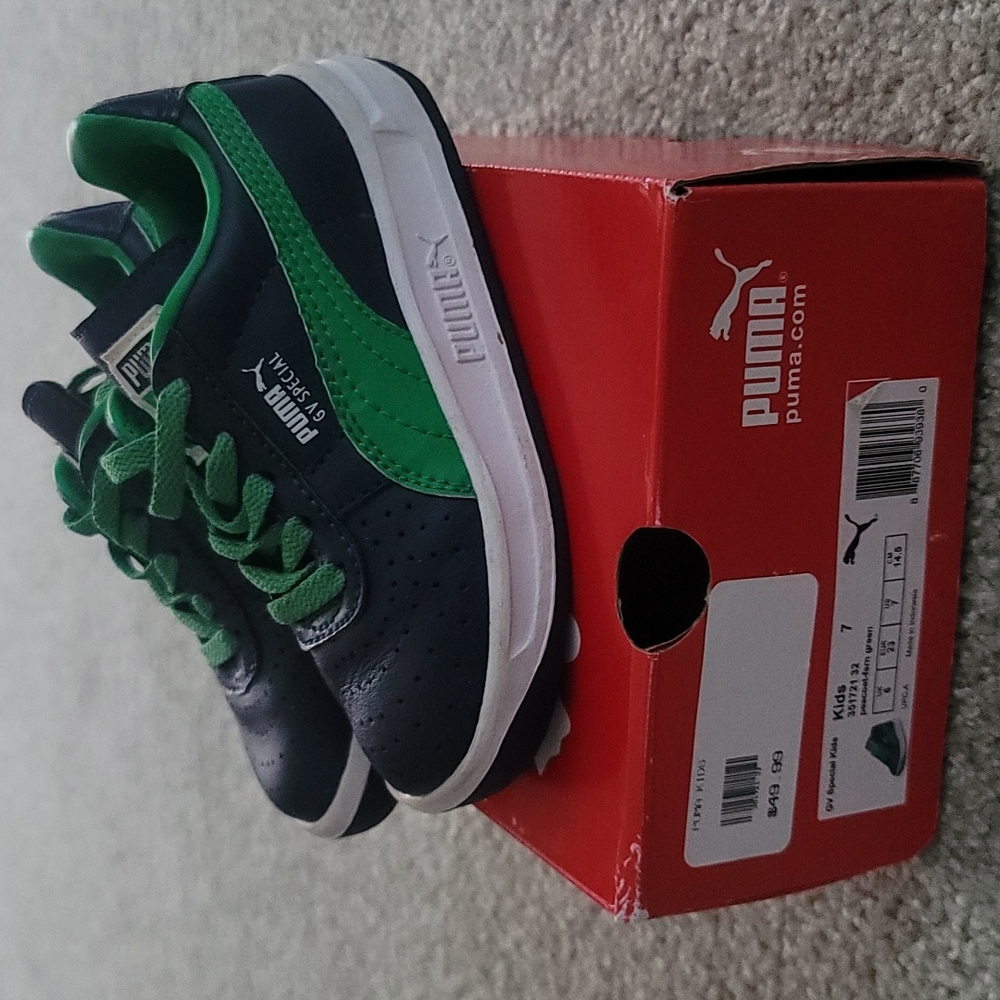 Puma kids size 7 sneakers